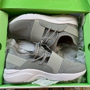 Fabletics sneakers